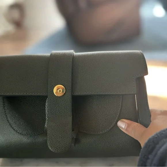 Aria belt bag from Senreve - forest green in color - Picture 4 of 8
